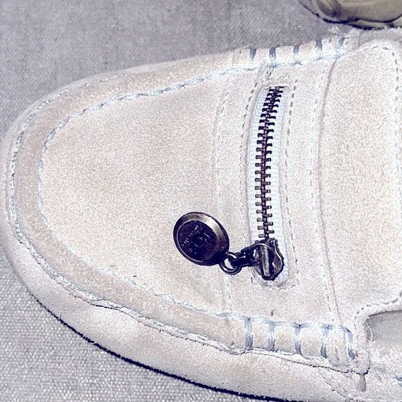 Ugg Ansley Charm Slippers! - Picture 5 of 8